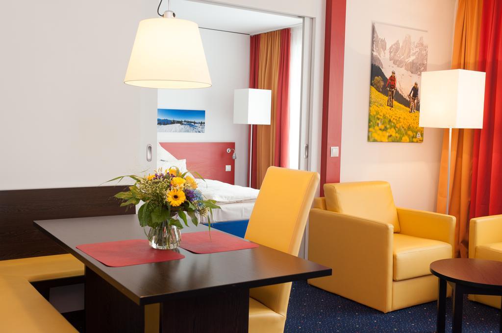 Stay2Munich Hotel & Serviced Apartments Brunnthal Exteriér fotografie
